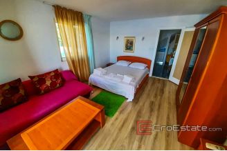 13 2016 415 Omis apartment house first row for sale