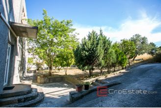 15 2019 119 Split area house for sale