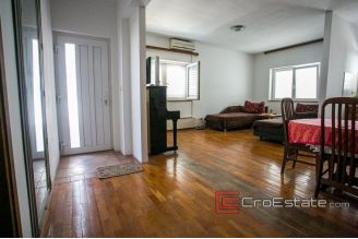 15 2019 119 Split area house for sale