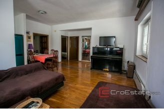 15 2019 119 Split area house for sale