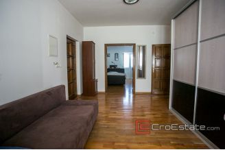 15 2019 119 Split area house for sale