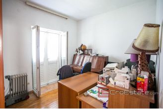 15 2019 119 Split area house for sale