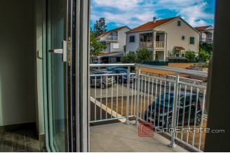 06 4968 30 Korcula apartment for sale