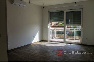 06 4968 30 Korcula apartment for sale