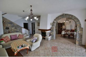 017 2022 215 island ciovo seafront villa for sale