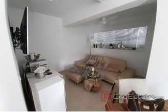 017 2016 411 island ciovo house with sea view for sale