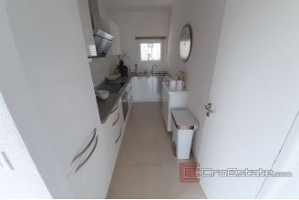 017 2016 411 island ciovo house with sea view for sale