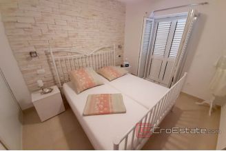 017 2016 411 island ciovo house with sea view for sale