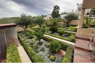 017 2016 411 island ciovo house with sea view for sale