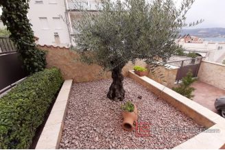 017 2016 411 island ciovo house with sea view for sale