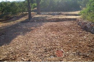 008 2016 410 island hvar land plot for sale
