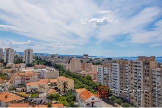08 2025 23 Split apartment for sale