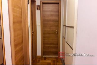 09 2026 27 Split apartment for sale