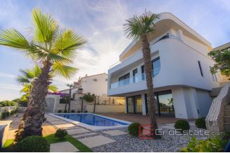 010 2022 214 island ciovo seafront villa for sale