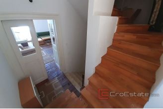 012 2016 409 Peljesac stone captains house seafront for sale