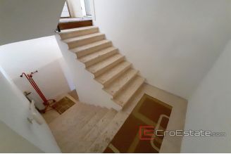 012 2016 409 Peljesac stone captains house seafront for sale