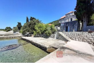 012 2016 409 Peljesac stone captains house seafront for sale