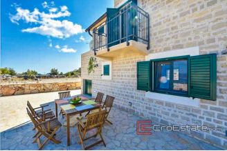 19 2016 406 Hvar house for sale
