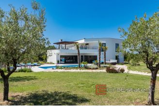 19 4954 30 Pula area villa ranch for sale