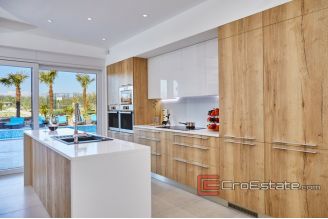 19 4954 30 Pula area villa ranch for sale
