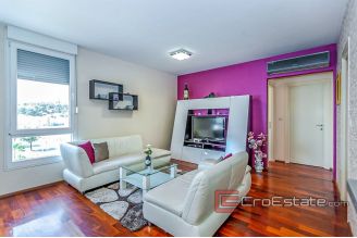 17 2025 22 Split apartment for sale