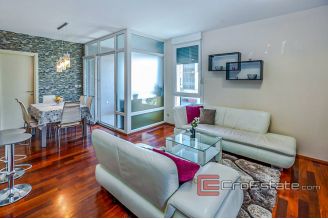 17 2025 22 Split apartment for sale