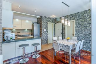 17 2025 22 Split apartment for sale