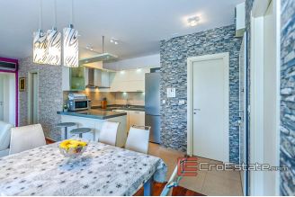 17 2025 22 Split apartment for sale