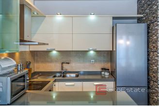 17 2025 22 Split apartment for sale