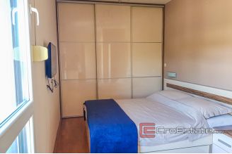 17 2025 22 Split apartment for sale