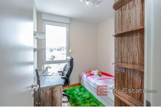 17 2025 22 Split apartment for sale