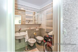 17 2025 22 Split apartment for sale