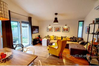 01 2018 135 Split house for sale