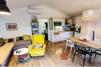 08 2018 135 Split house for sale