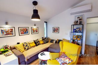08 2018 135 Split house for sale