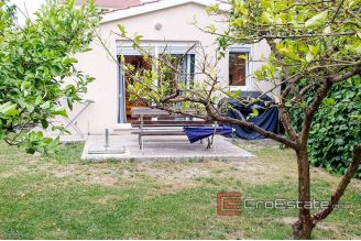 08 2018 135 Split house for sale
