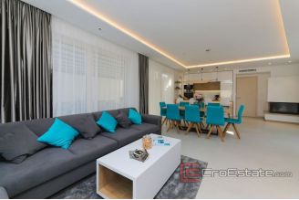 020 4962 30 island brac modern villa with pool for sale