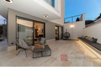 020 4962 30 island brac modern villa with pool for sale