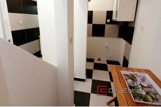 07 4899 30 Split apartment one bedroom for sale