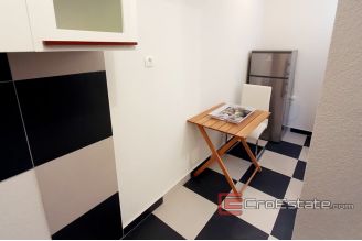 07 4899 30 Split apartment one bedroom for sale