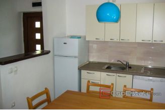 09 2016 391 Hvar apartment seafront for sale