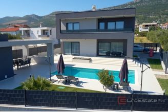 020 2019 112 Kastela new villa with pool for sale