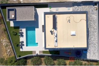 020 2019 112 Kastela new villa with pool for sale