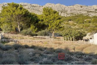 005 2021 242 near omis seafront building plot for sale