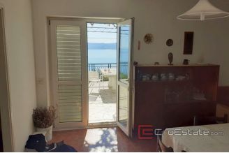 019 2021 243 near omis house with sea view for sale