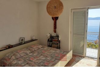 019 2021 243 near omis house with sea view for sale