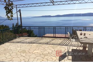 019 2021 243 near omis house with sea view for sale
