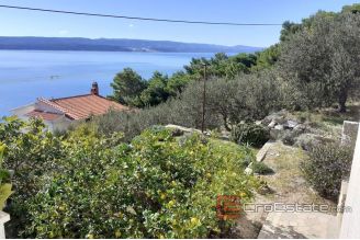 019 2021 243 near omis house with sea view for sale