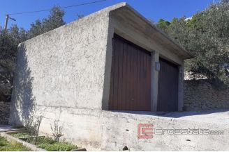019 2021 243 near omis house with sea view for sale