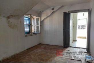 08 2024 90 Split apartment for sale